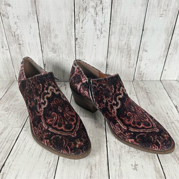 Lucky Brand Ferryn Red Navy Velvet Paisley Chelsea Bohemian Booties 9.5 CLEAN - Picture 2 of 9